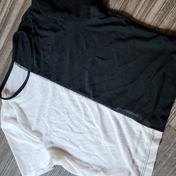 🖤🤍mesh top - Picture 2 of 3